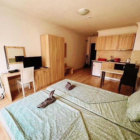 Lovely Studio Apartment On The Beach Burgas City Exterior foto